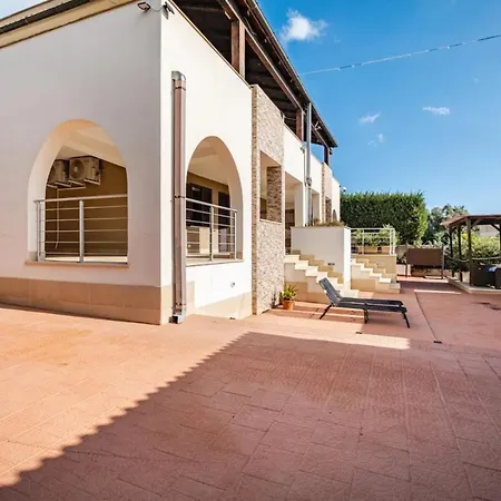 아파트 Relax In Villa With Garden Private Terrace 200M From Sea Siracusa *