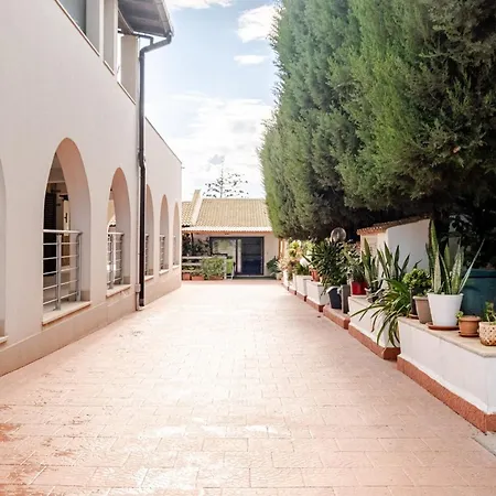 Relax In Villa With Garden Private Terrace 200M From Sea Siracusa 아파트