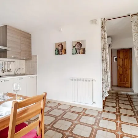 Relax In Villa With Garden Private Terrace 200M From Sea Siracusa 아파트 *