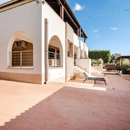 아파트 Relax In Villa With Garden Private Terrace 200M From Sea Siracusa 시라쿠사