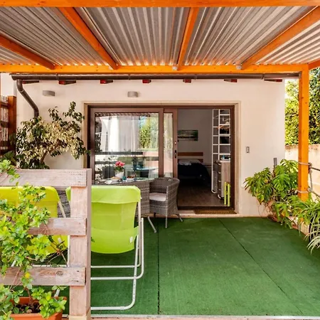 Relax In Villa With Garden Private Terrace 200M From Sea Siracusa 아파트 *